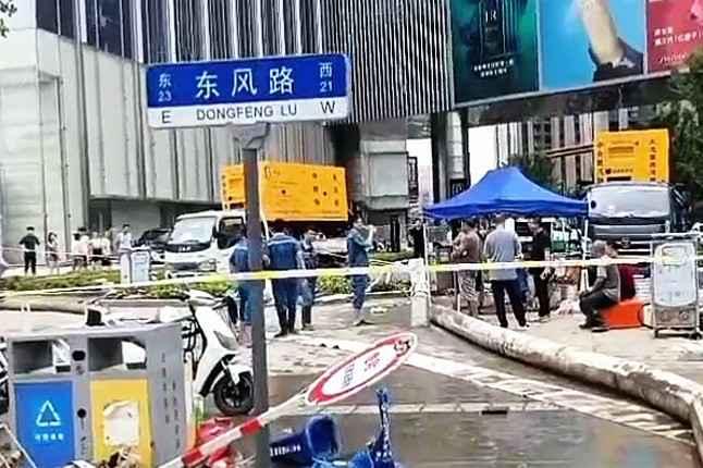 合肥夏宇信息科技有限公司排涝突击队在排涝现场
