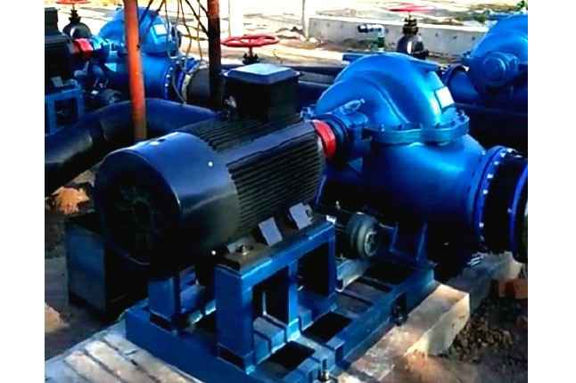 合肥夏宇信息科技有限公司3台500mm口径双吸泵沈阳康平卧龙湖正在安装